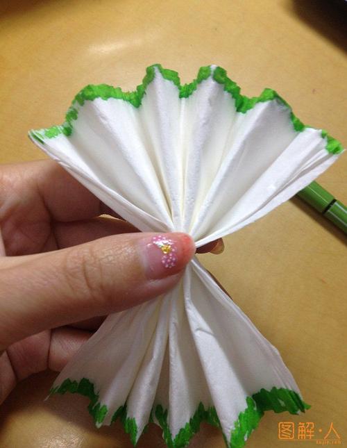 手工制作花朵卫生纸(卫生纸花怎么做简单又漂亮)
